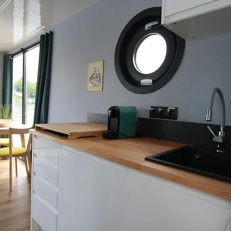 Botel Hausboot Friedrich In Malchow *